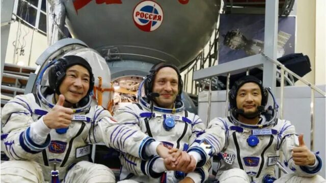 民間日本人として初の宇宙旅行へ 首位上太空旅行的日本平民